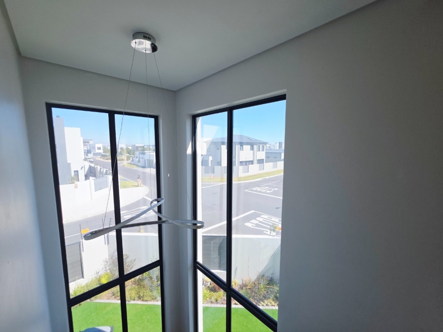 5 Bedroom Property for Sale in Sandown Western Cape